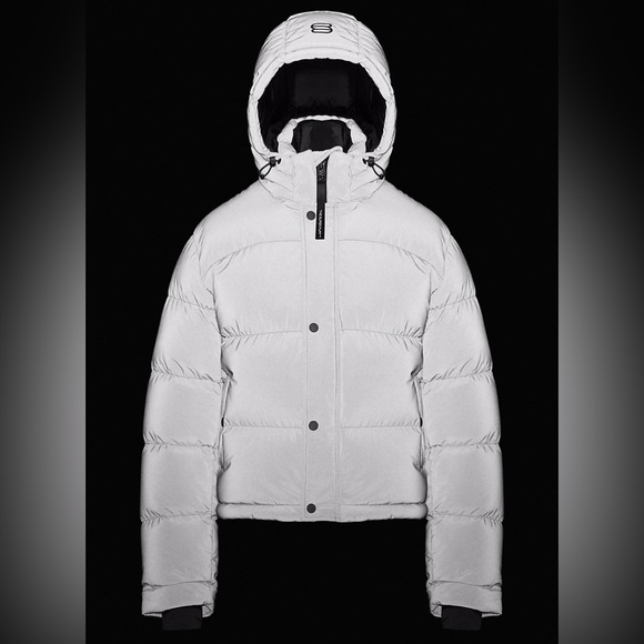 ARITZIA  The Super Puff™ Shorty Reflective - Picture 8 of 15